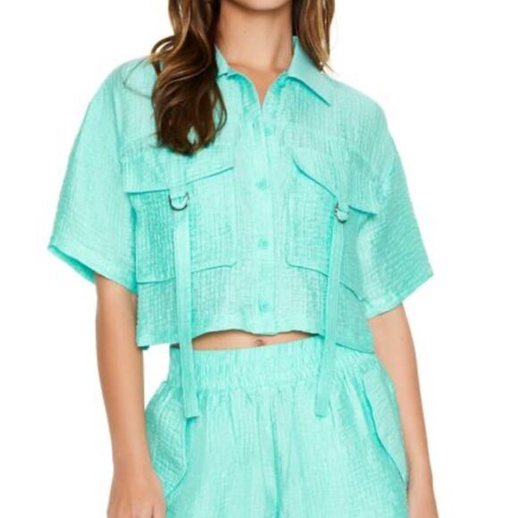 Forever 21 NWT White Cropped Button-Up Shirt - Picture 1 of 3